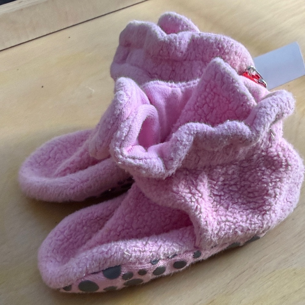 Zutano Soft Pink Baby Booties
